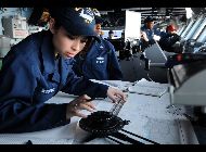 ニミッツクラスの最新鋭米海軍原子力空母CVN-77ジョージH.W.ブッシュが6月に、艦載機の離着陸の訓練を実施したりして、初めて大西洋において作戦部署を展開している。 ｢中国網日本語版(チャイナネット)｣　2011年6月12日