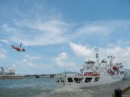 中国海洋巡視船の旗艦･｢海巡31｣が15日、広東省珠海市の高欄港海洋巡視基地を出港し、2週間にわたるシンガポールの訪問を始めた。中国の大型海洋巡視船が外国を訪問するのはこれが初めてとなる。｢新華社｣が伝えた。 ｢中国網日本語版(チャイナネット)｣　2011年6月16日