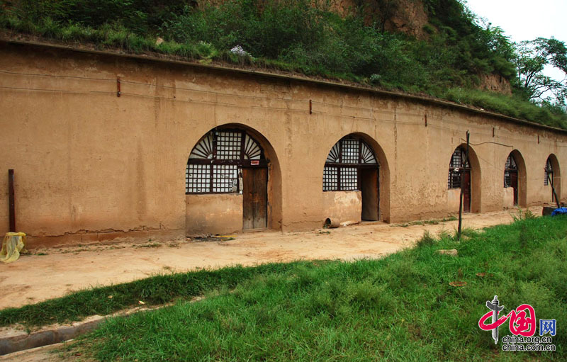 延安位于陕西省北部黄土高原中部，是中国革命的圣地。1935年到1948年，延安是中共中央的所在地，是中国人民解放斗争的总后方。郑跃芳/摄