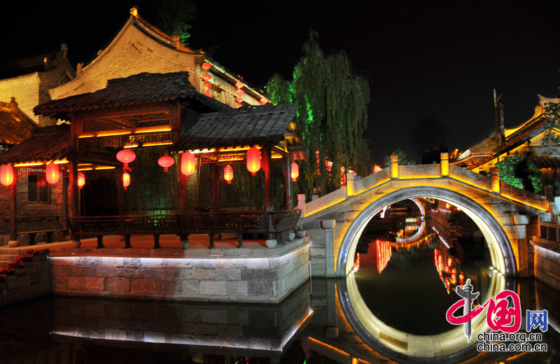 山东枣庄：夜色中台儿庄古城