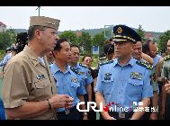 中国を公式訪問している米軍のマレン統合参謀本部議長は12日、山東省の済寧に位置する中国人民解放軍空軍施設を視察した。