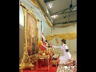 タイで新たな首相に選ばれたインラク・チナワット新首相は8日、プミポン国王から任命され、正式に第28代目のタイ首相に就任した。 「人民網日本語版」2011年8月9日