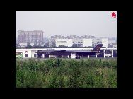 中国が自主開発した新型ステルス戦闘機｢殲20(J20)｣が14日と15日、2日続けて数回の試験飛行を行った。軍事マニアたちが撮影した写真には、その操縦室がはっきり写っている。 ｢中国網日本語版(チャイナネット)｣　2011年8月17日