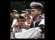 8月15日は世界反ファシズム戦争勝利66周年の記念日だ。日本の一部の右翼分子と第2次世界大戦の老兵が当時の日本軍軍服を着用し、靖国神社を訪れ参拝した。 「人民網日本語版」2011年8月17日
