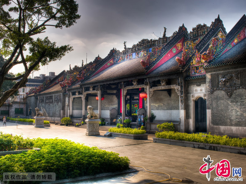 陈家祠是广东现存规模最大的清代艺术建筑。图为陈家祠一景。 中国网图片库 晨珠/摄