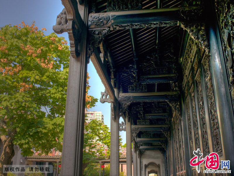 陈家祠是广东现存规模最大的清代艺术建筑。图为陈家祠一景。 中国网图片库 晨珠/摄