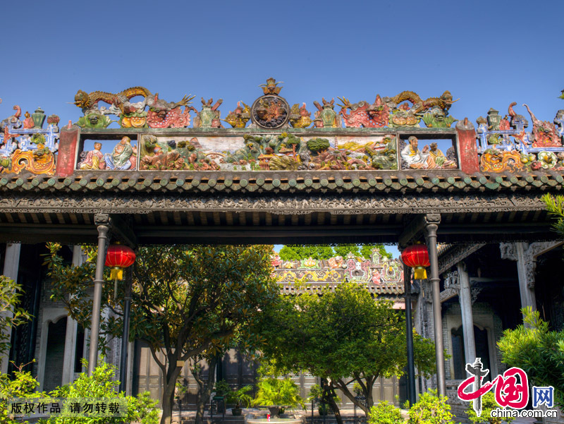 陈家祠是广东现存规模最大的清代艺术建筑。图为陈家祠一景。 中国网图片库 晨珠/摄