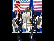 米空軍が26日、フロリダ州エグリン空軍基地でF-35AライトニングⅡ戦闘機の初の配備式を行った。これは、この単発単座の多用途性を備えたステルス戦闘機の正式服役を物語っている。 ｢中国網日本語版(チャイナネット)｣　2011年8月31日