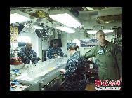 日本の議員の協力の下、環球時報の記者は8月28日に横須賀基地訪問を申請、同月31日に許可が下り、中国に最も近い米軍空母「ジョージ・ワシントン」に乗船した。今回の訪問に、米軍側は非常にフォーマルな準備をしており、在日米海軍司令部のネイランド広報事務官と2人の助手が付き添った。｢中国網日本語版(チャイナネット)｣　2011年9月5日