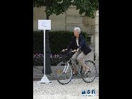 ｢ノーカーデー｣に当たる22日、多くの有名人が自転車に乗り、自らの行動で｢環境保全｣をPRしている。 ｢中国網日本語版(チャイナネット)｣　2011年9月22日