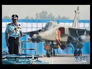 インド空軍は創立79周年にあたる8日、首都･ニューデリ郊外ガジアバード（Ghaziabad）のHindon空軍基地で、記念式典を開催した。 ｢中国網日本語版(チャイナネット)｣　2011年10月9日