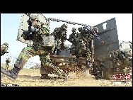 韓国海軍陸戦隊の将兵たちは10月28日、ヘリコプターや戦車に乗って、白翎島（ペンニョンド）の沙串海岸に行き、｢西北島嶼防衛演習｣を実施した。 ｢中国網日本語版(チャイナネット)｣　2011年11月1日