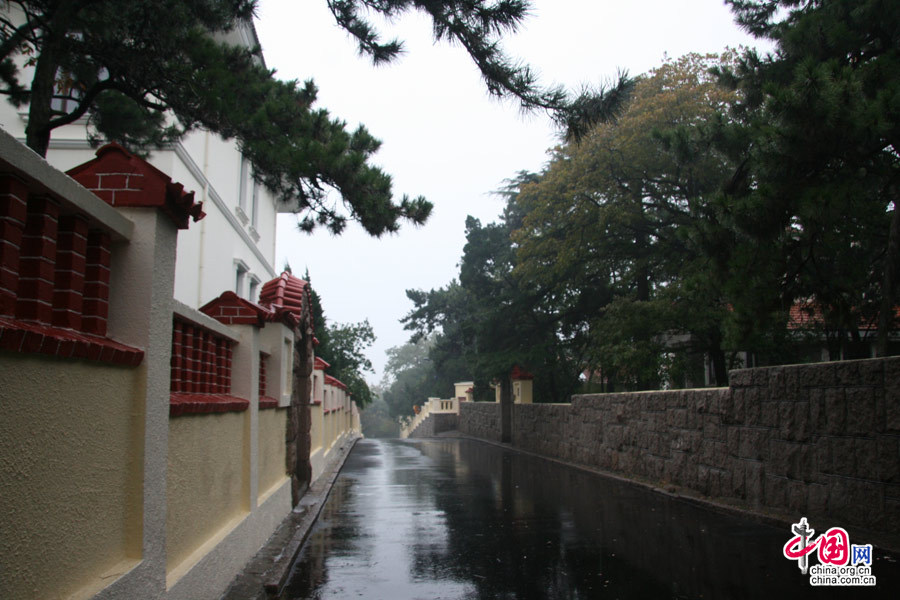 秋の風、秋の景色、秋の雨の中の青島花石樓