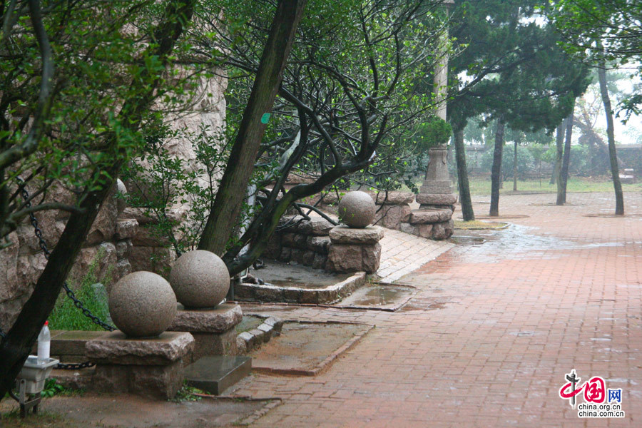 秋の風、秋の景色、秋の雨の中の青島花石樓