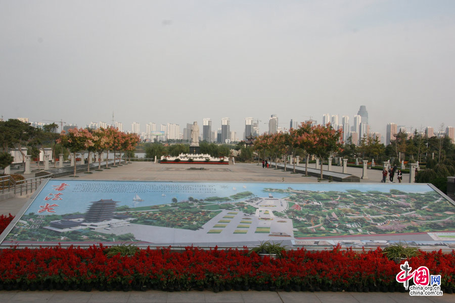 位于临沂城区北部的中国书法广场远景。中国网 傅阳 摄