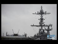 米海軍の原子力空母｢ジョージ・ワシントン(gw)｣は9日、ミサイル駆逐艦3隻の護衛のもとで香港に寄港し、補給と休養を行った。原子力空母｢ジョージ・ワシントン｣が香港に寄港するのは今回が2回目となる。  ｢中国網日本版(チャイナネット)｣　2011年11月10日 
