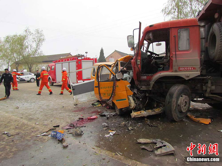 甘粛省で幼稚園バスがトラックと交通事故 人が死亡 China Org Cn