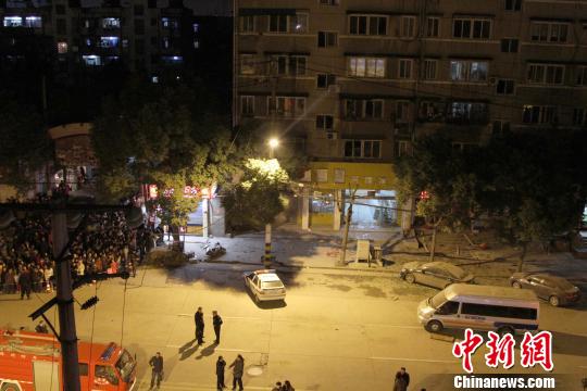 武汉一建行网点发生爆炸已致2人死亡10余人受伤