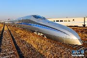  中国の高速鉄道の試験運転が25日、青島にある中国南車四方股份公司で成功した。中国南車社の趙小剛取締役はメディアの取材に対し、今回の試験運転で時速500キロ走行に成功し、この列車は試験走行で中国のこれまでの列車走行速度を越えたことを明らかにした。