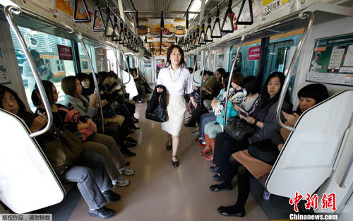 日本の単身女性、３人に１人が貧困