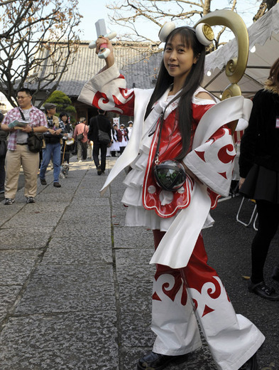 日本“最萌”寺庙请女仆揽客 好奇男士络绎不绝[组图] - 紫风 - 新闻过滤器