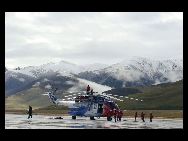 中国航空工業集団公司（AVICI）が開発した13トン級大型民用ヘリコプター「AC313」は、｢世界の屋根｣と呼ばれる青蔵高原で試験飛行を頻繁に実施し、標高4500メートルで飛行できる耐空証明を世界で初めて取得した。｢中国網日本語版(チャイナネット)｣　2012年1月10日