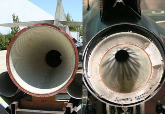 “音速之风”和X-15的后视图，展示了同样的发动机排气喷嘴