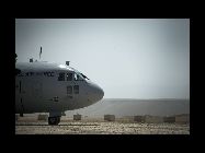 米空軍の最新鋭戦術輸送機アレーニアC-27Jスパルタン(Alenia C-27J Spartan)がアフガニスタン駐留米軍に配備された。短距離離着陸能力を備え、悪地地形に順応できるこの輸送機は、アフガニスタンの辺鄙な地域にある米軍部隊への給養物資や人員の輸送を担当している。  ｢中国網日本語版(チャイナネット)｣　2012年2月14日 