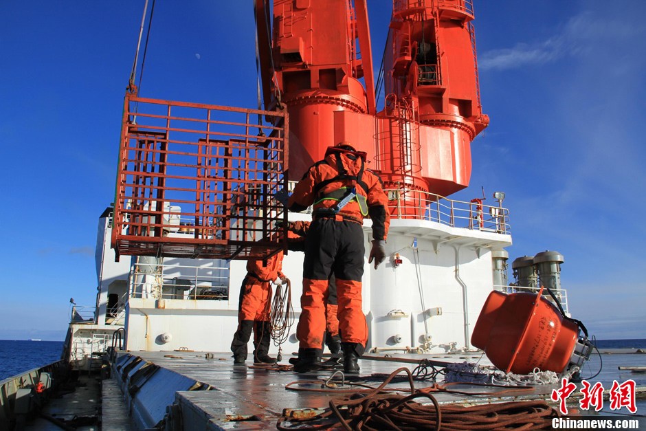 中国成功收回南极海域海底地震仪 有清晰地震信号记录