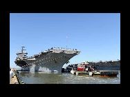 世界初の原子力空母である米海軍の?エンタープライズ?(USS Enterprise,CVAN/CVN-65)が11日、中東海域に向けて出発した。分析によると、?エンタープライズ?は、米?イラン間の軍事衝突の発生や、ソマリア海域での海賊による脅威に対応できる豊富な経験を持っているという。?中國網日本語版(チャイナネット)?　2012年3月14日