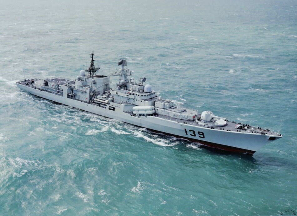 中国海軍の現代級駆逐艦｢寧波｣（956EM139）