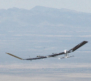 大気圏を5年間連続飛行できるソーラー無人機  