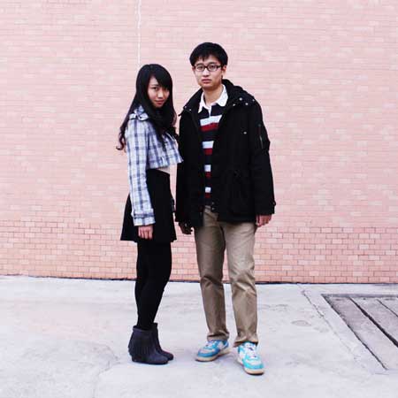 服を取り替えた大学生カップルの写真がネットに登場 男性もハイヒール 中国網 日本語