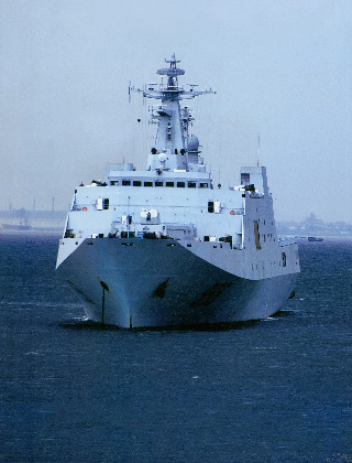 071大型揚陸艦  