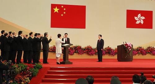 胡主席、香港返還15周年記念大会に出席