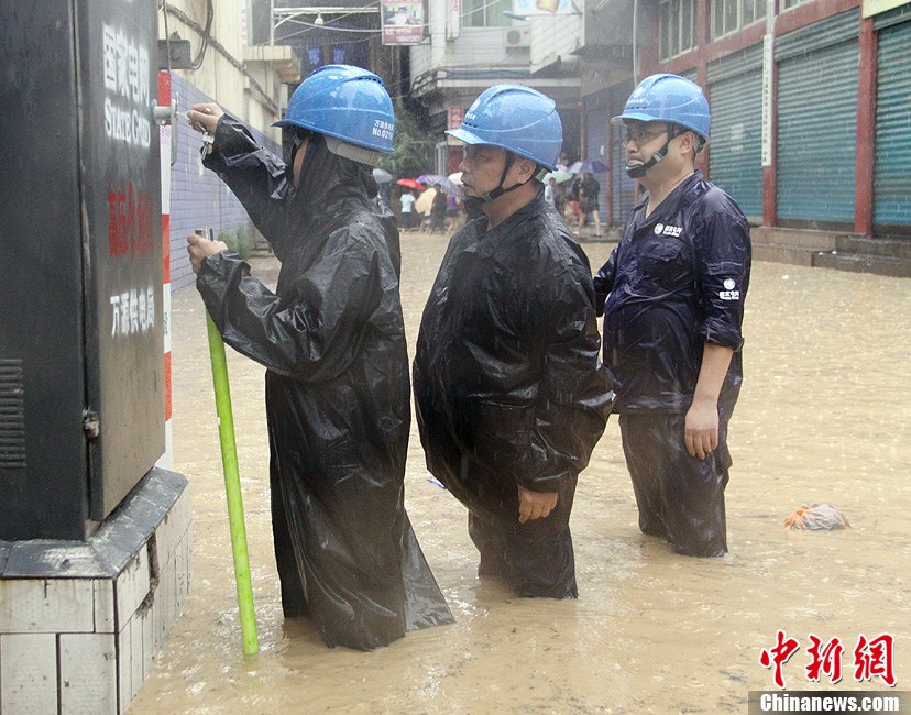 四川萬源暴雨致30萬人受災 城區進水停電