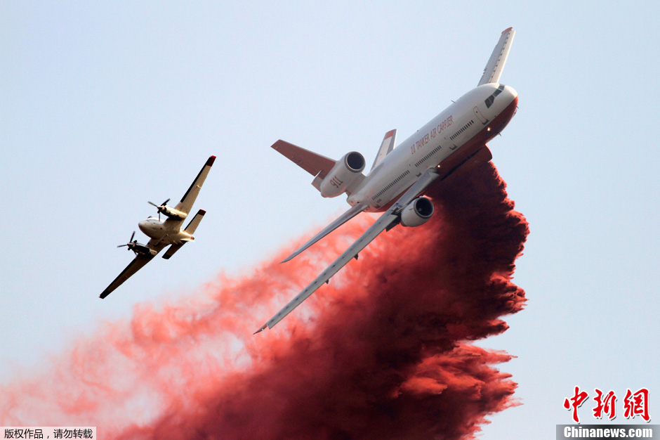 米ワシントンで山火事 消防飛行機が消火剤まく 中国網 日本語