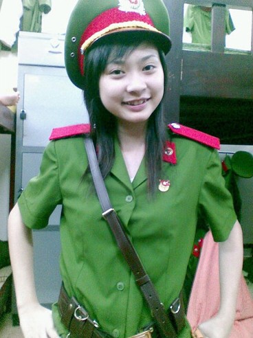 制服がかわいい ベトナム女子大生の軍事訓練 中国網 日本語