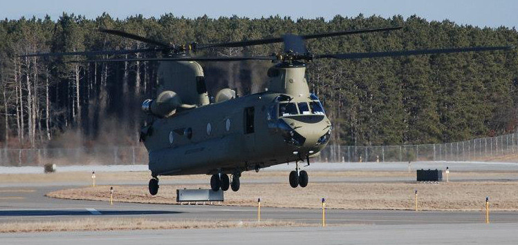 米空軍の新たな切り札　CH-47Fチヌーク輸送ヘリが就役