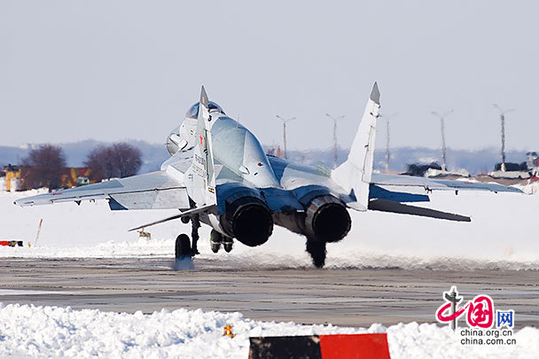 写真集:最新型Ｍig-29SMT戦闘機のミサイル搭載