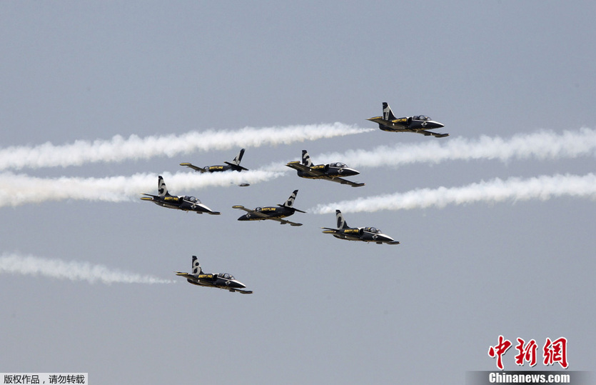 タイ空軍創立101周年 バンコクで航空ショー開催