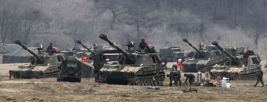 韓国装甲部隊、38度線付近で演習を実施