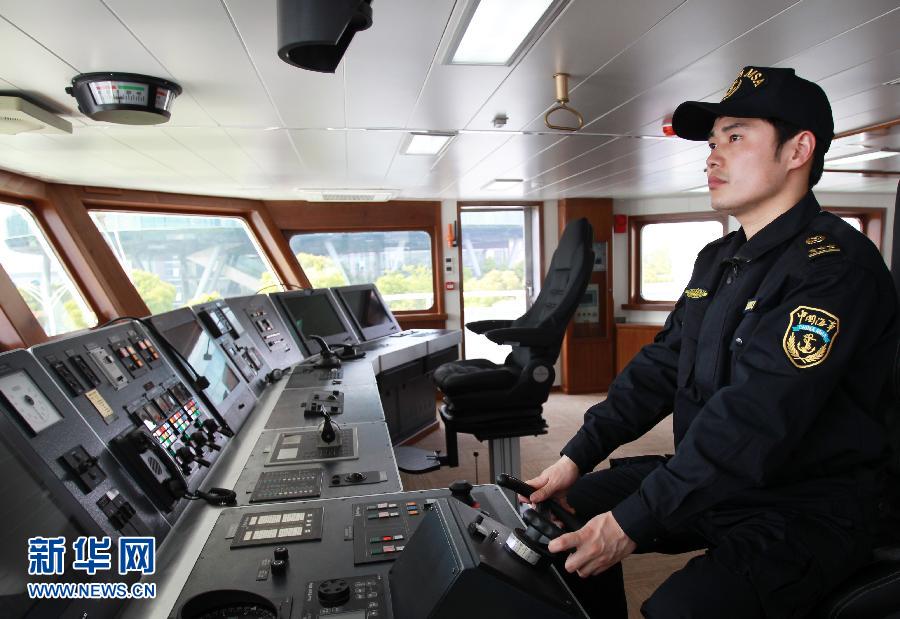 （社会）（6）走进中国海事最先进执法船“海巡01”