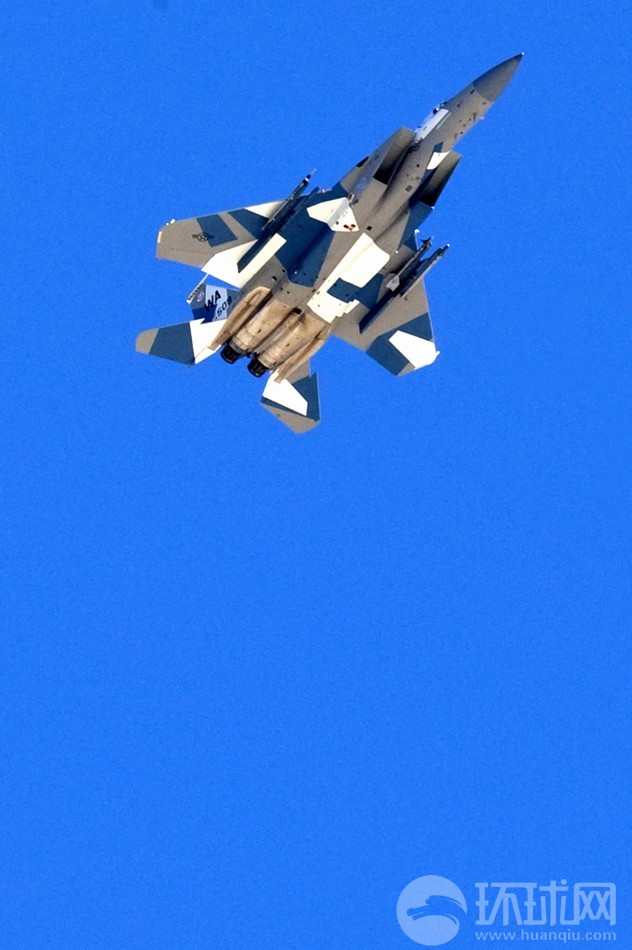 米F-15戦闘機、ロシア空軍の塗装に