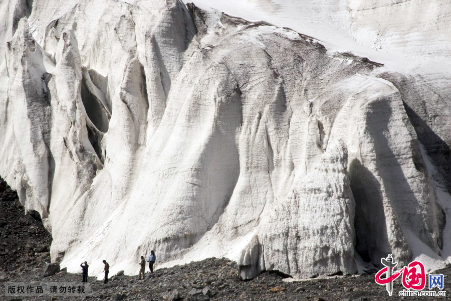 新疆天山一号冰川。中国网图片库 李宗山 摄