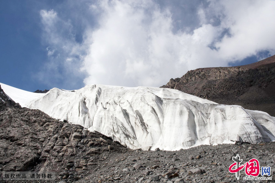 新疆天山一号冰川。中国网图片库 李宗山 摄