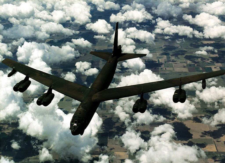 美国B-52战略轰炸机