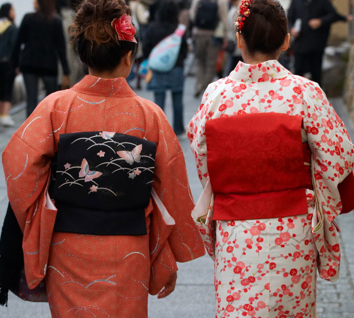 日本女人和服里隐藏的秘密:'萝卜腿'