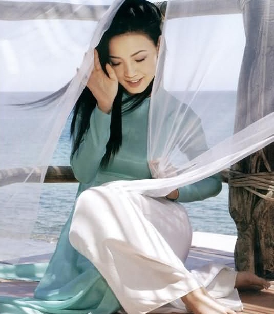 　　风情·越南：越南美女身量修长，细腰翘臀，带着东南亚的丰满，难怪被称为美女之国。