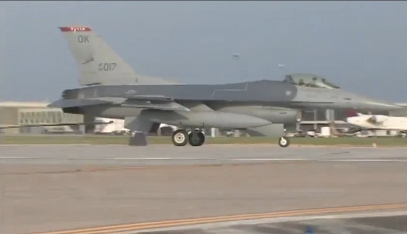 米F-16、アレスティング・ワイヤーによる緊急着陸試験を実施